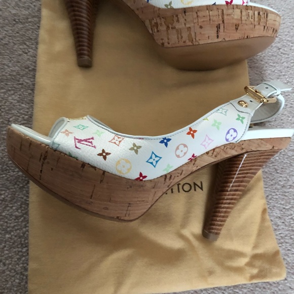 Louis Vuitton Santa Monica Sandal monogram canvas. Tried on for sizing. - Picture 10 of 10